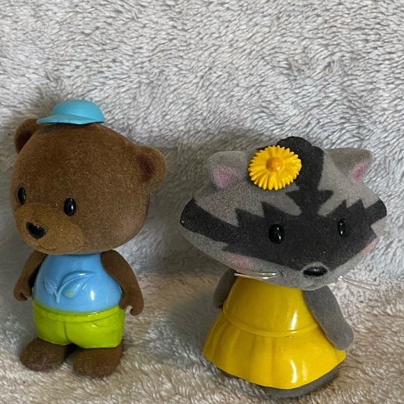 Lot Of Two Li’l Woodzeez Bobblehead Raccoon Yellow Dress & Bear Blue Shirt 2” - Picture 11 of 11